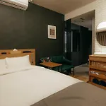 Hotel The Loop